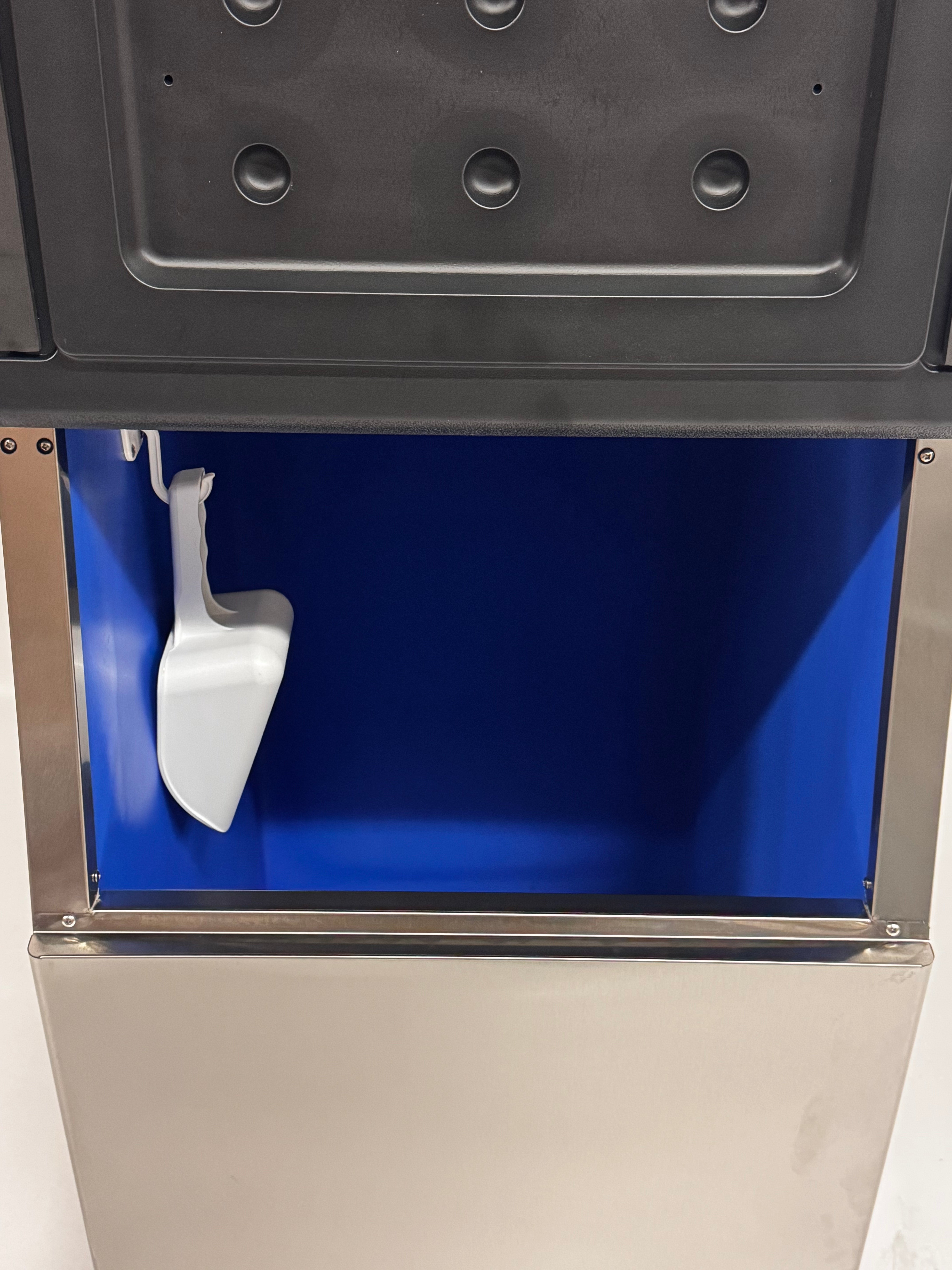 ijsblokjesmachine-binnen-opslag